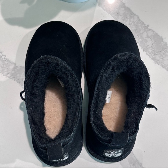 Like new BearPaw booties black ankle fall and winter suede booties size 7.5/8 - Picture 6 of 10